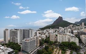 (1806) A 150 Metros da Praia do Leblon com Academia, Arrumação Diária, Vista Mar e Vista para o Cristo